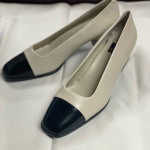 Vintage leather AEROSOLES speed pumps. size 8 1/2 women.